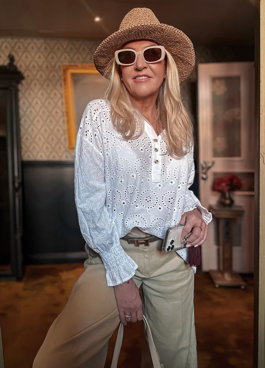 Story Lace Blouse