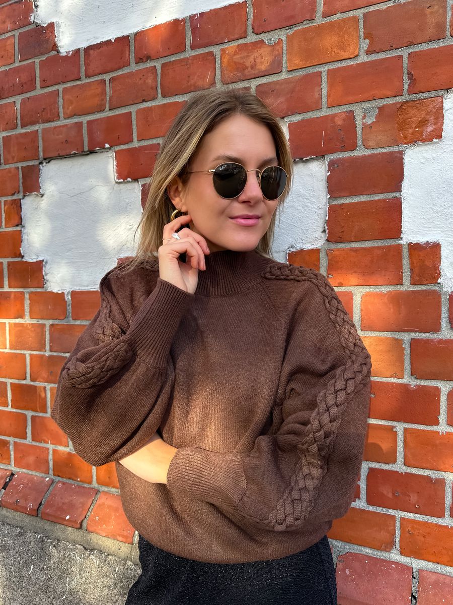 Vera High Neck Knit Minus