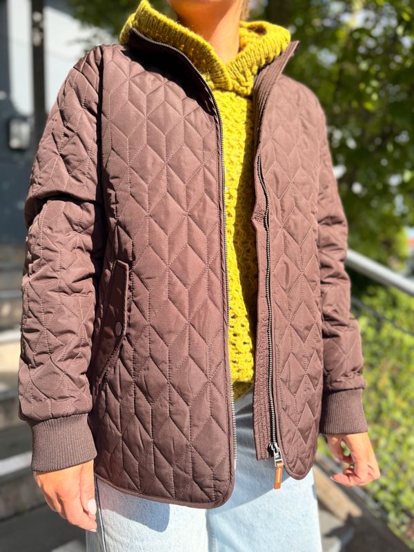  Leila Quilt Jacket Kaffe