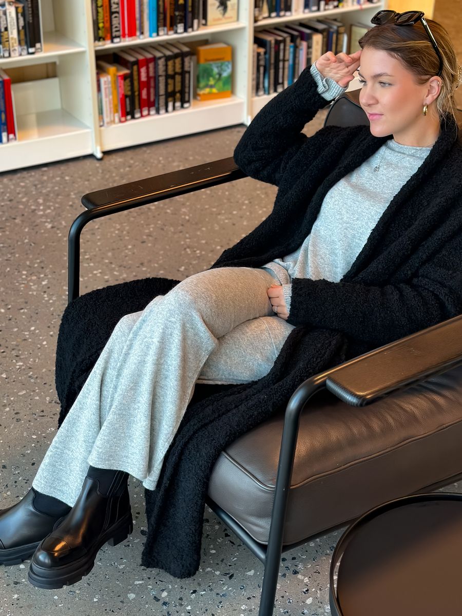 Merild Cardigan Reunion