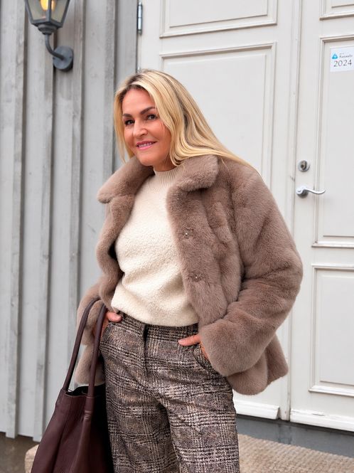 Hovedbilde Rosa Fake Fur Jacket Kaffe